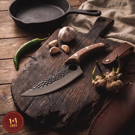 Two Verudia knives and two leather sheaths, 1+1 free